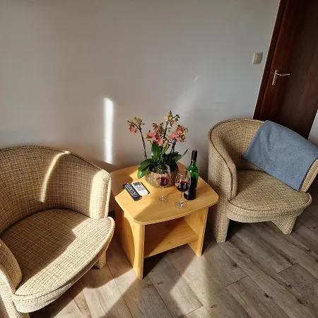 Balaton Panzio Fuered לינה וארוחת בוקר באלאטונפורד