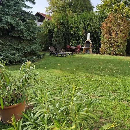 Balaton Panzio Fuered באלאטונפורד