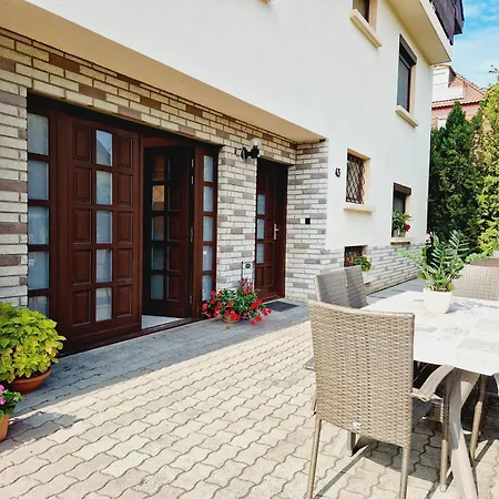 Balaton Panzio Fuered 3* באלאטונפורד