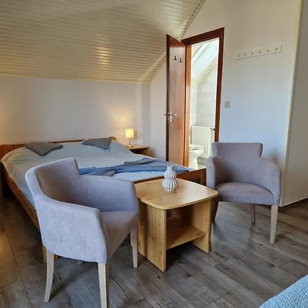 Balaton Panzio Fuered לינה וארוחת בוקר 3*