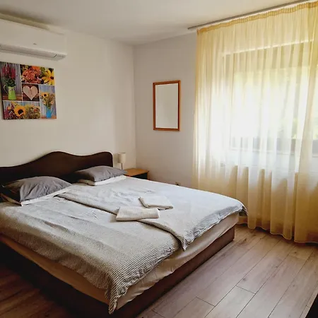 Balaton Panzio Fuered באלאטונפורד