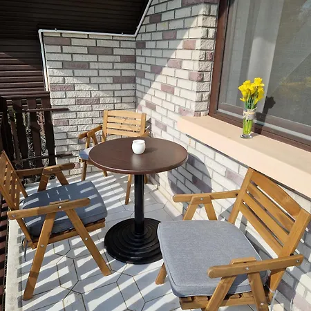 לינה וארוחת בוקר Balaton Panzio Fuered