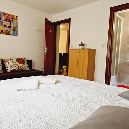 Balaton Panzio Fuered באלאטונפורד