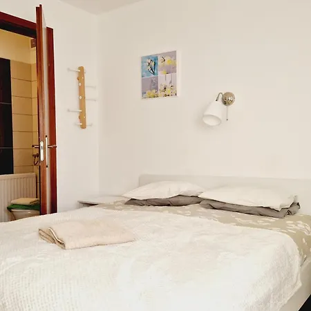 Balaton Panzio Fuered 3* באלאטונפורד