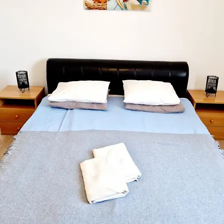 Balaton Panzio Fuered לינה וארוחת בוקר