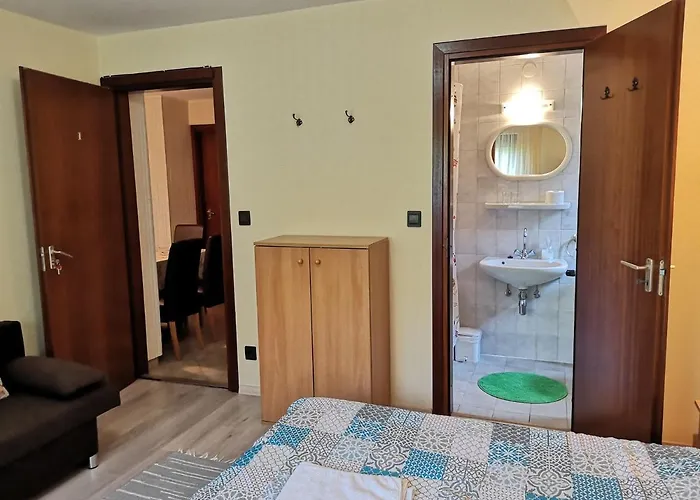Balaton Panzió Füred Alojamento de Acomodação e Pequeno-almoço 3*